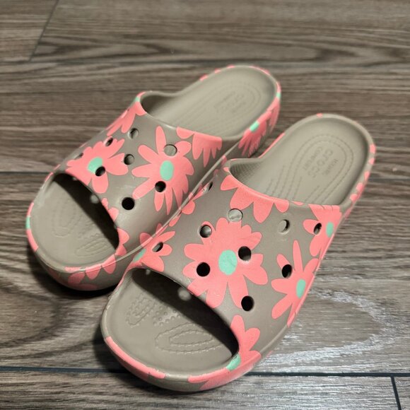 Crocs Classic Platform Retro Resort Flip Flops – Women’s Size 5 – Floral Pattern - Picture 1 of 9